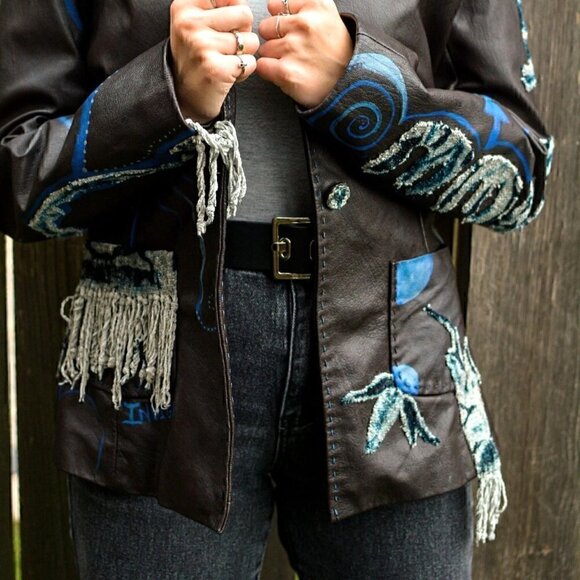 Vintage brown lambskin jacket; Hand painted, blue abstract unique hearts fringe - Picture 13 of 16